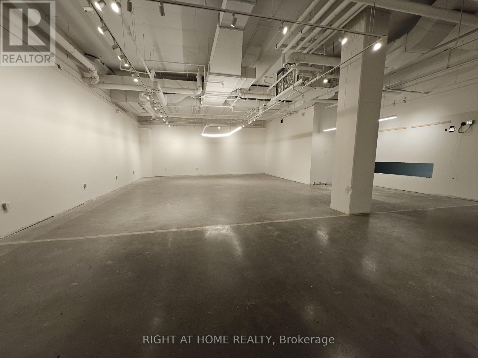 A005 - 5095 Yonge Street, Toronto, Ontario  M2N 6Z4 - Photo 2 - C12018354