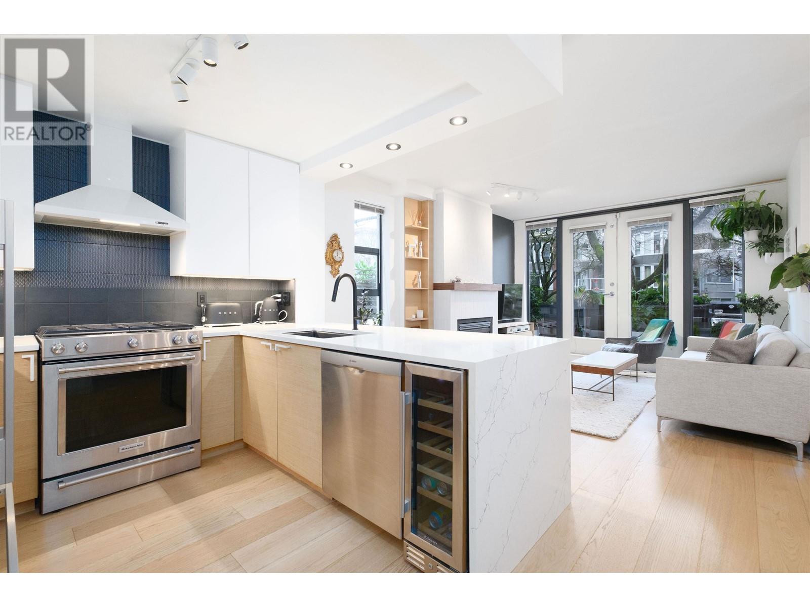 Listing Picture 3 of 20 : 2287 W 12TH AVENUE, Vancouver / 溫哥華 - 魯藝地產 Yvonne Lu Group - MLS Medallion Club Member