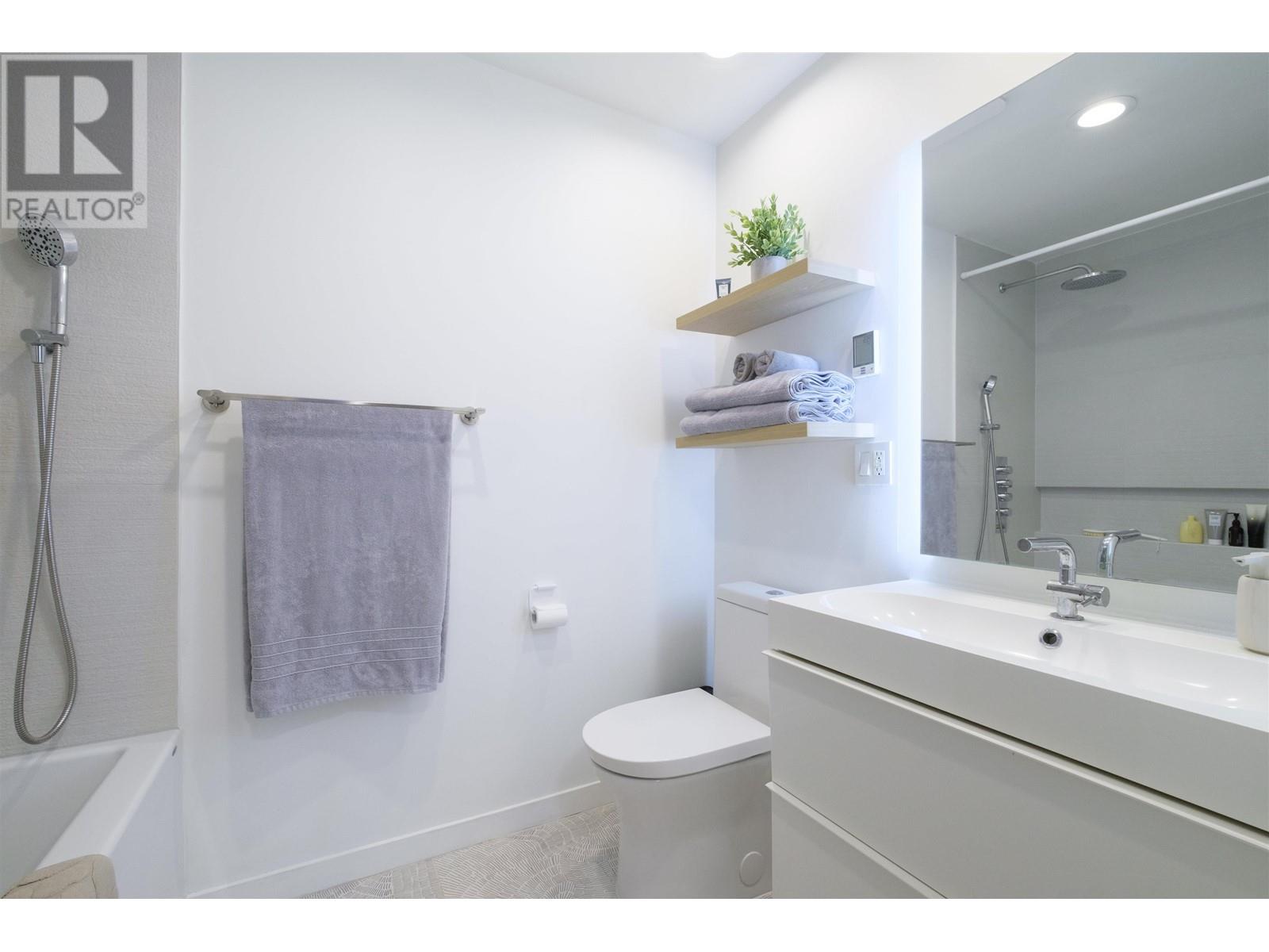 Listing Picture 13 of 20 : 2287 W 12TH AVENUE, Vancouver / 溫哥華 - 魯藝地產 Yvonne Lu Group - MLS Medallion Club Member