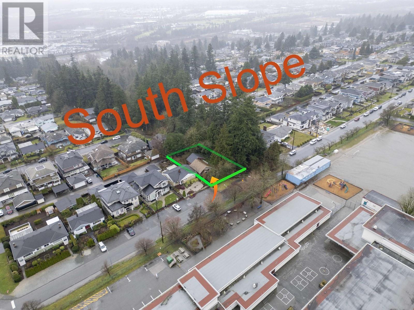 Property at 5808 PORTLAND STREET image 2