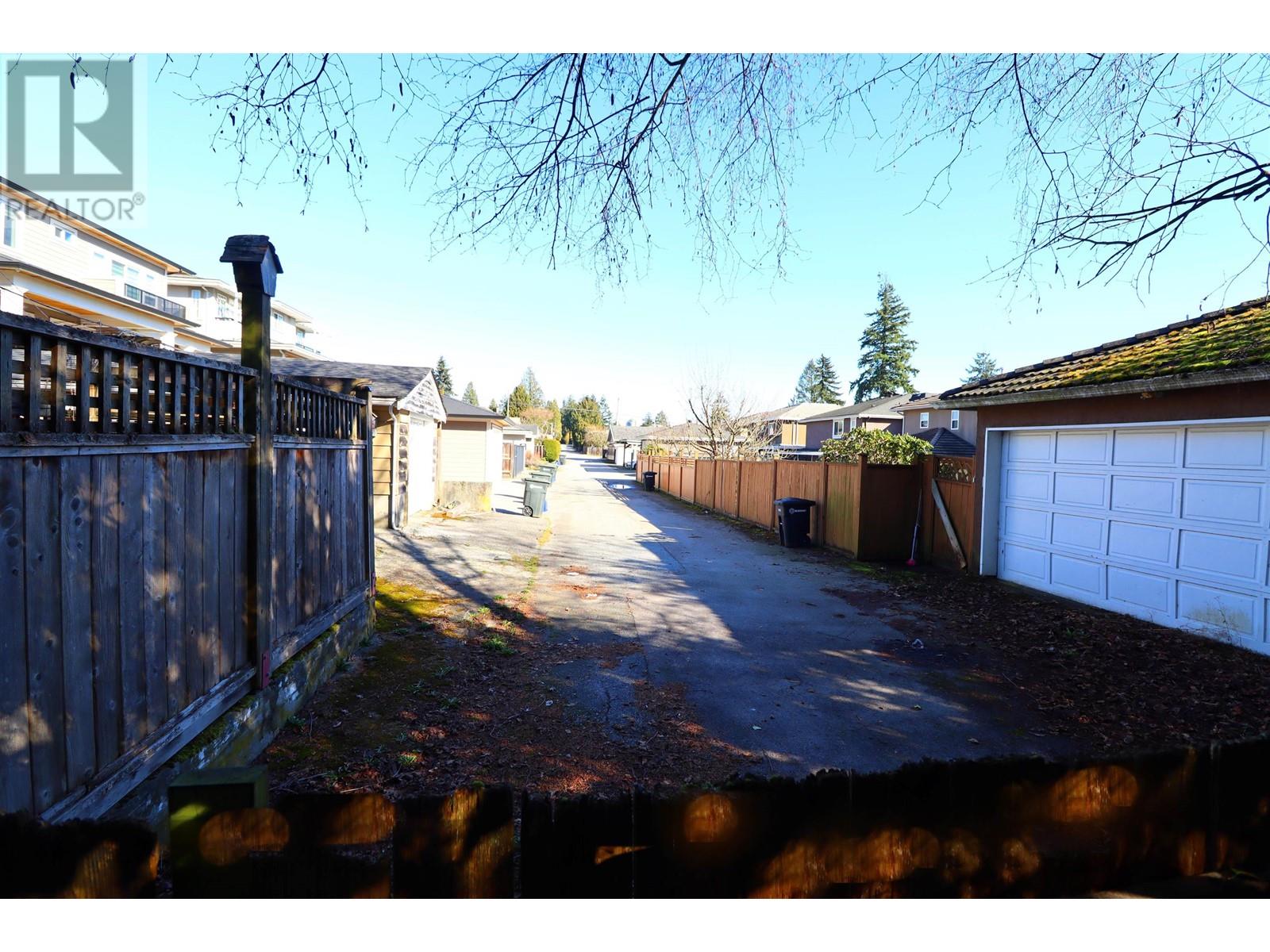 5808 Portland Street, Burnaby, British Columbia  V5J 2R8 - Photo 9 - R2977673