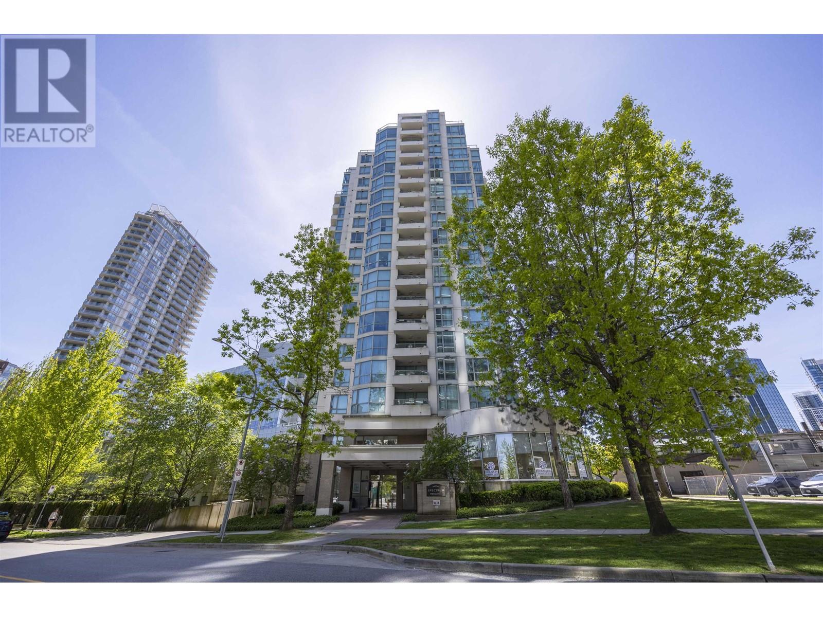 1702 4788 Hazel Street, Burnaby, British Columbia  V5H 4V9 - Photo 1 - R2977704