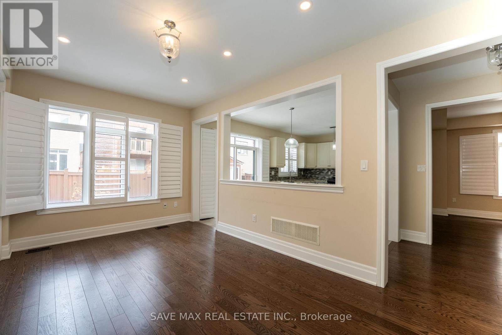 36 Roulette Crescent, Brampton, Ontario  L7A 4R6 - Photo 10 - W12018333