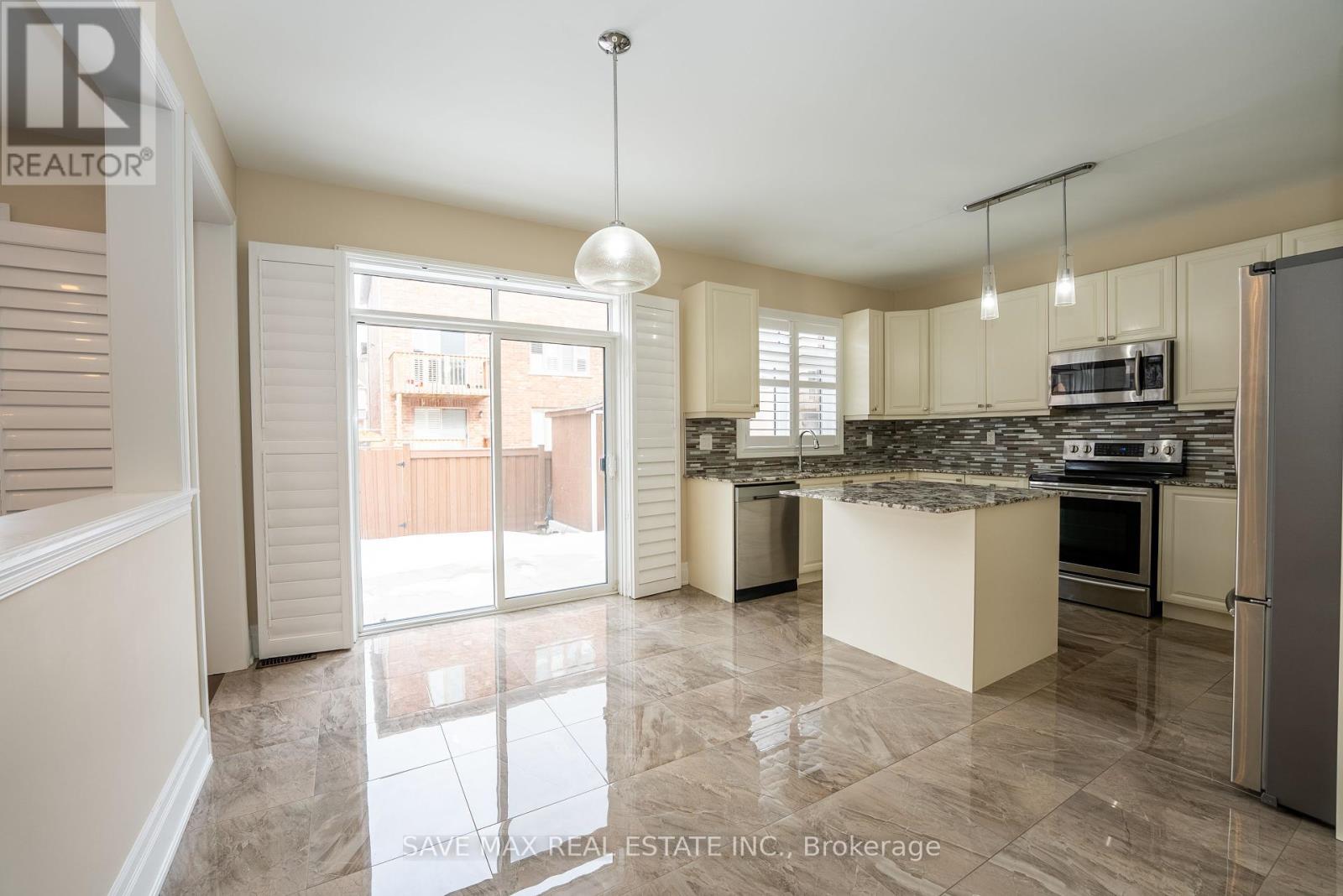 36 Roulette Crescent, Brampton, Ontario  L7A 4R6 - Photo 14 - W12018333
