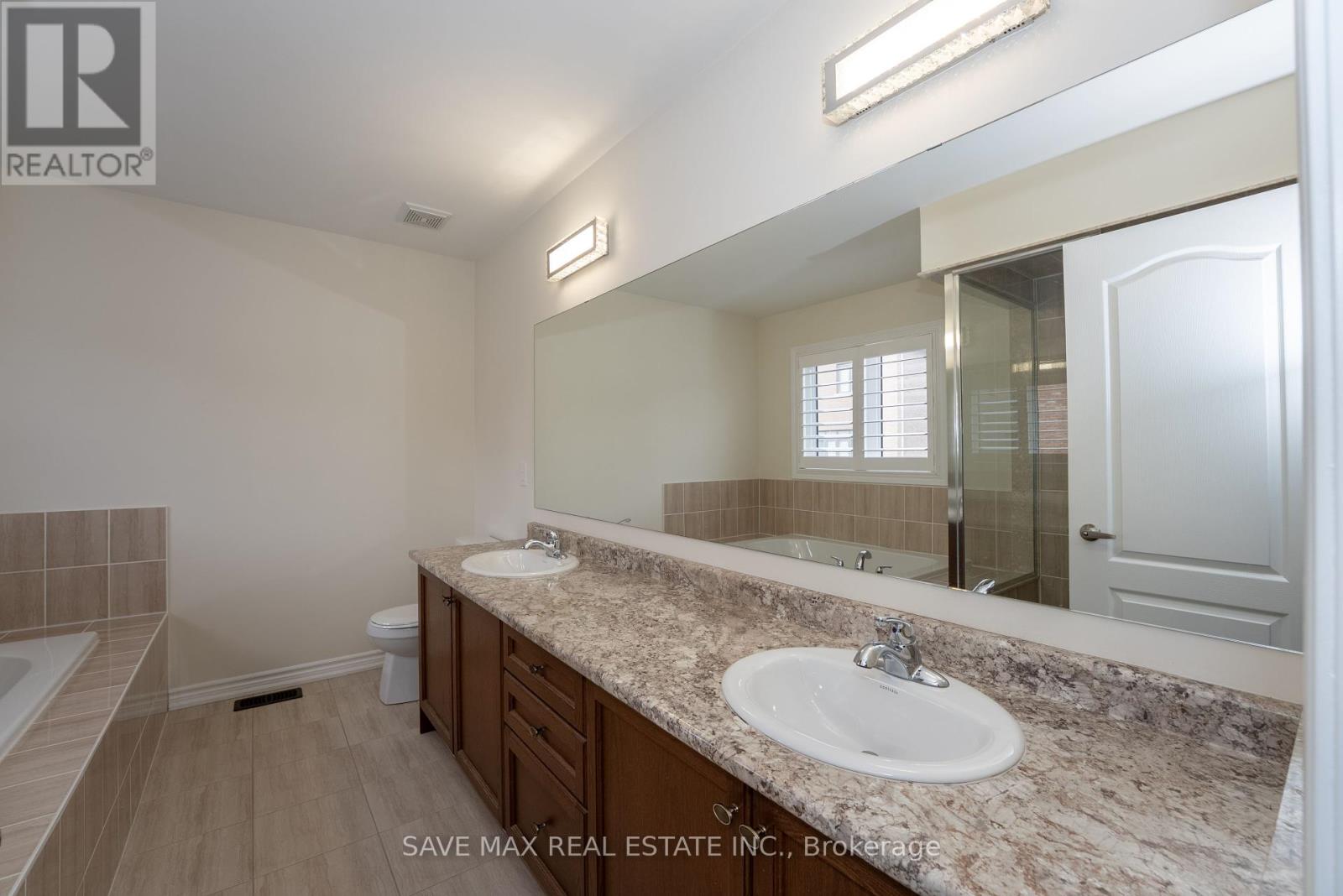 36 Roulette Crescent, Brampton, Ontario  L7A 4R6 - Photo 23 - W12018333