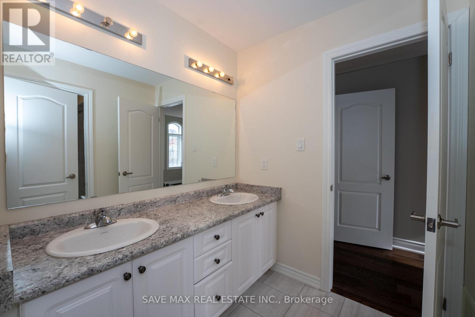 36 Roulette Crescent, Brampton, Ontario  L7A 4R6 - Photo 28 - W12018333