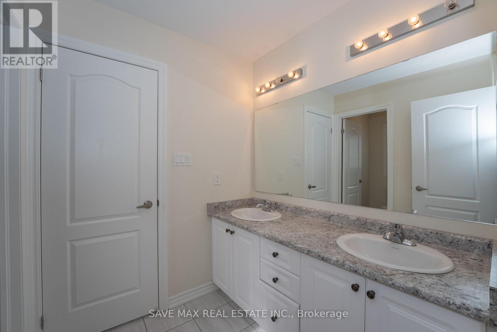 36 Roulette Crescent, Brampton, Ontario  L7A 4R6 - Photo 33 - W12018333