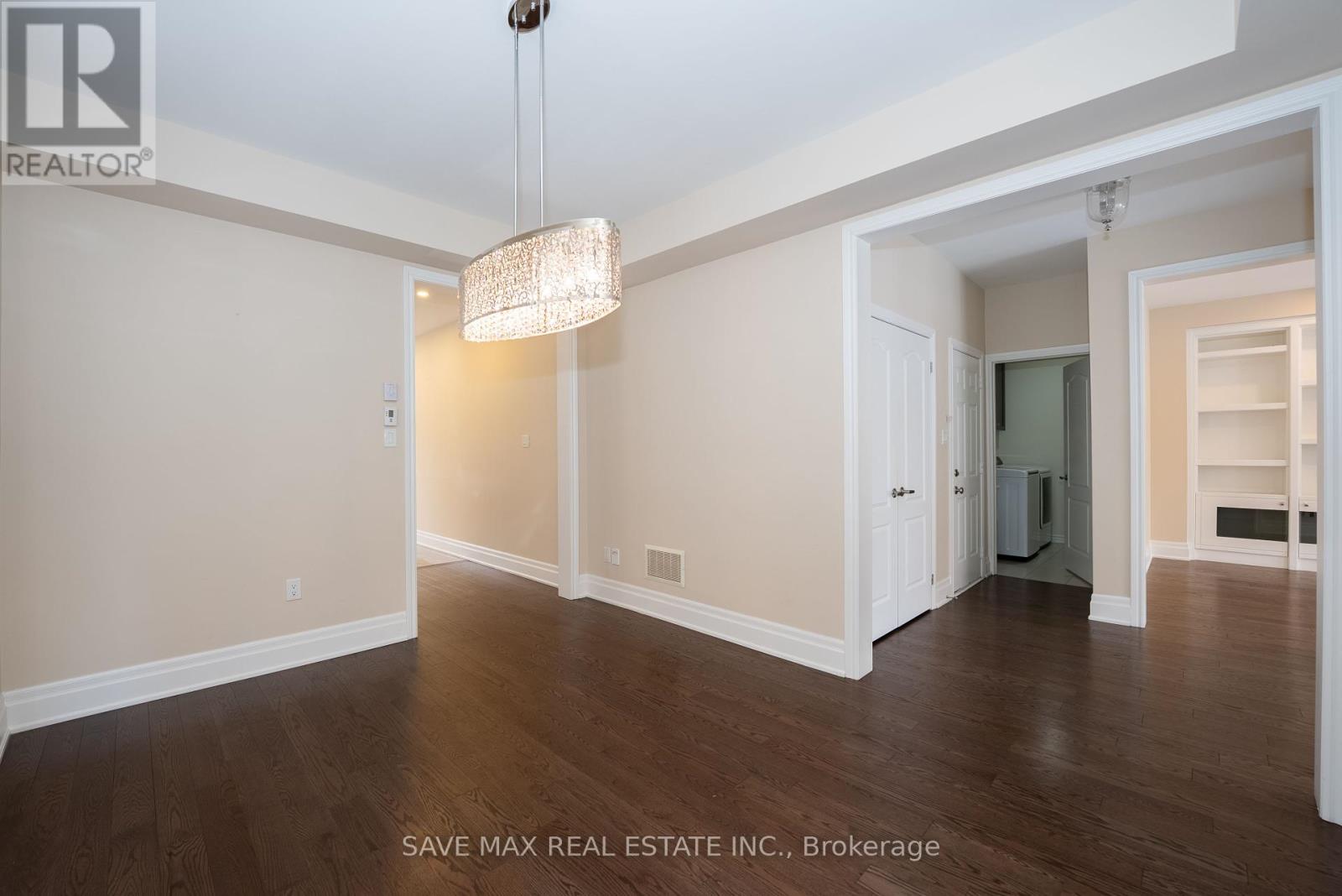 36 Roulette Crescent, Brampton, Ontario  L7A 4R6 - Photo 8 - W12018333