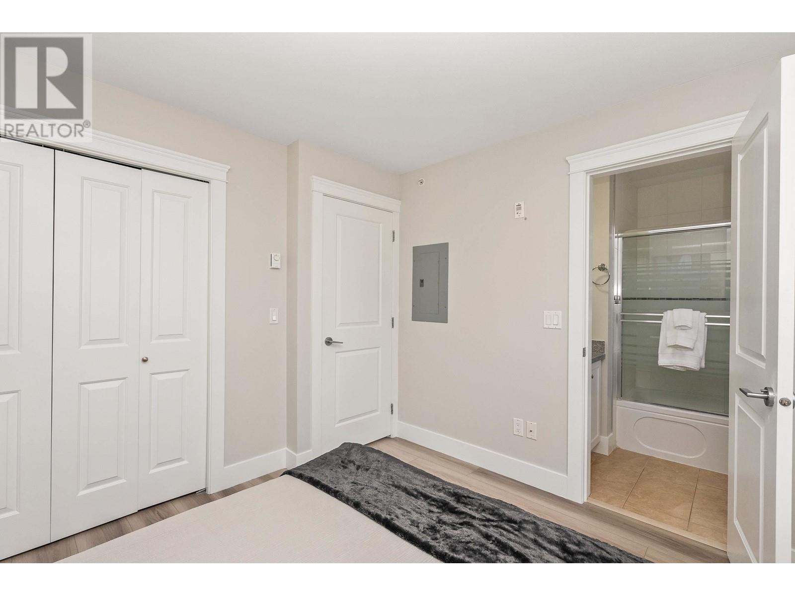 Listing Picture 22 of 38 : 211 7908 GRAHAM AVENUE, Burnaby / 本拿比 - 魯藝地產 Yvonne Lu Group - MLS Medallion Club Member