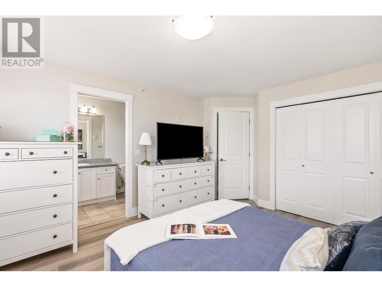 Listing Picture 18 of 38 : 211 7908 GRAHAM AVENUE, Burnaby / 本拿比 - 魯藝地產 Yvonne Lu Group - MLS Medallion Club Member