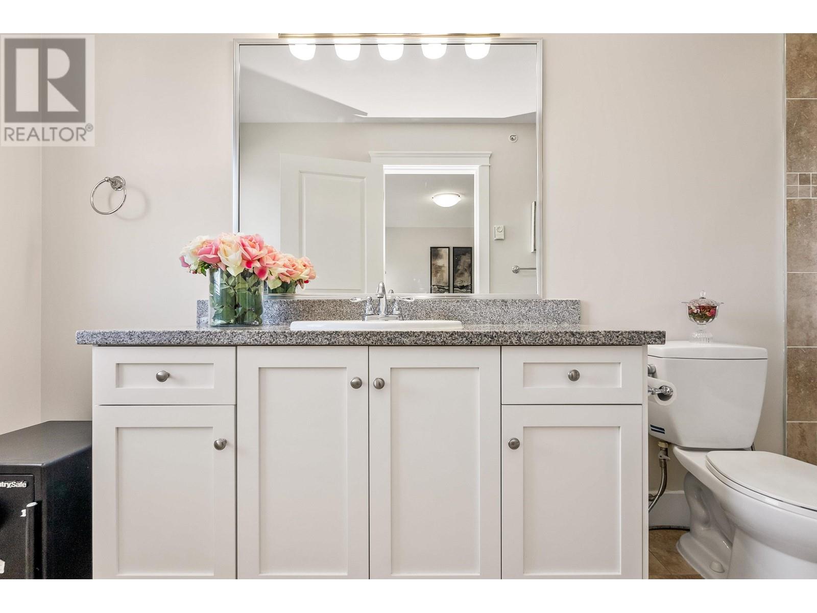 Listing Picture 20 of 38 : 211 7908 GRAHAM AVENUE, Burnaby / 本拿比 - 魯藝地產 Yvonne Lu Group - MLS Medallion Club Member