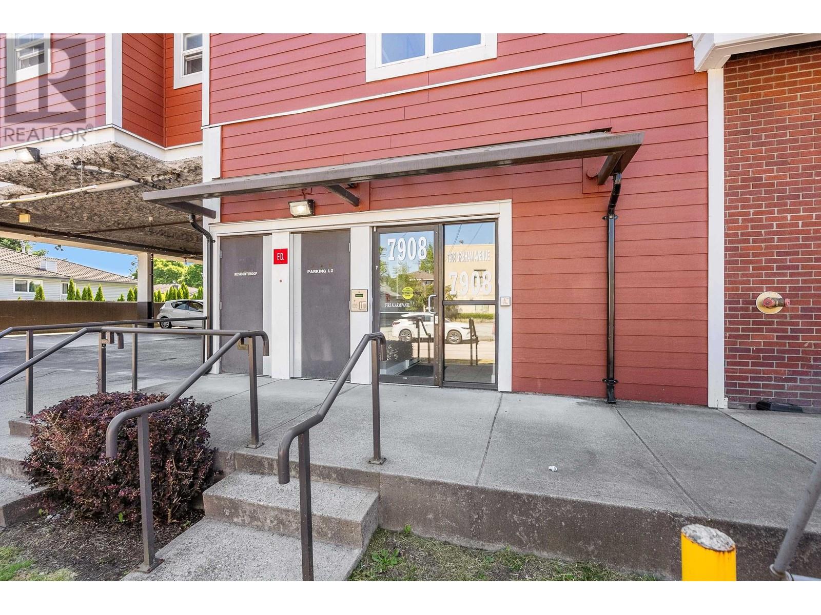 Listing Picture 28 of 38 : 211 7908 GRAHAM AVENUE, Burnaby / 本拿比 - 魯藝地產 Yvonne Lu Group - MLS Medallion Club Member