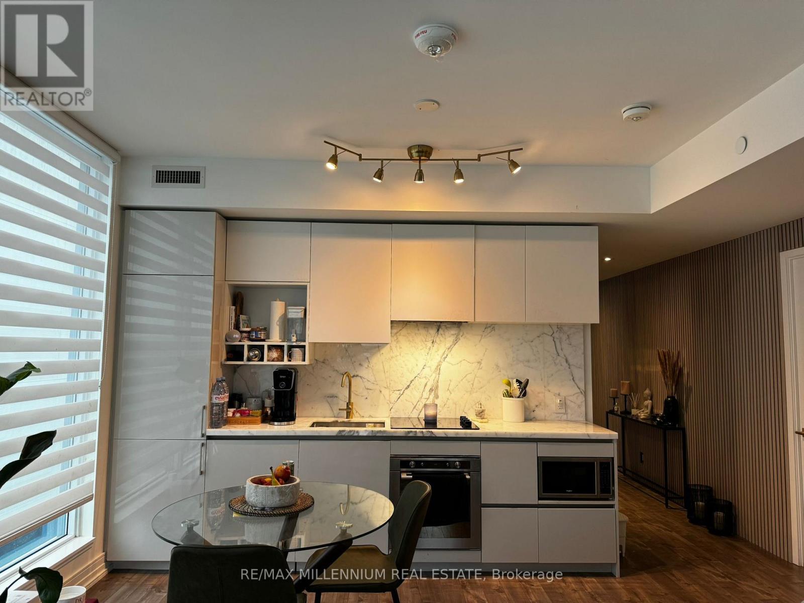 502 - 898 Portage Parkway, Vaughan, Ontario  L4K 0J6 - Photo 11 - N12018401