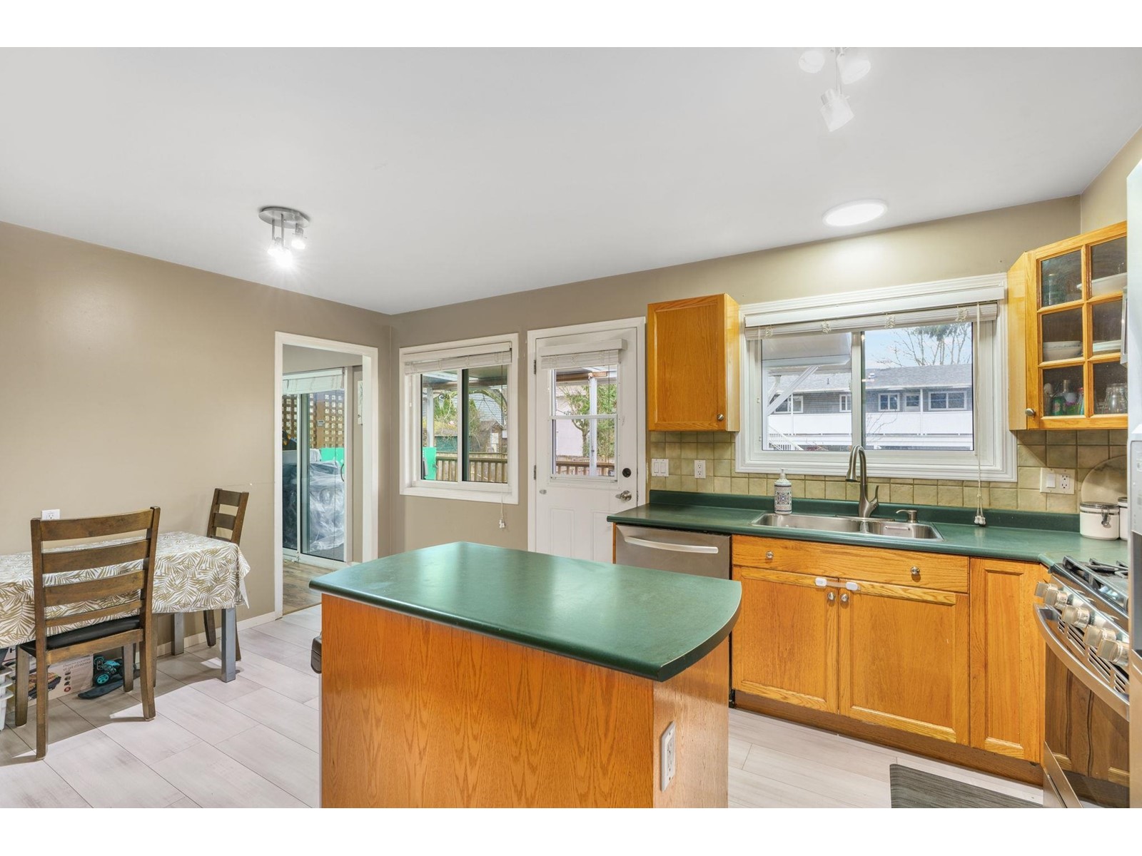 11444 87 Avenue, Delta, British Columbia  V4C 2Z8 - Photo 8 - R2977315