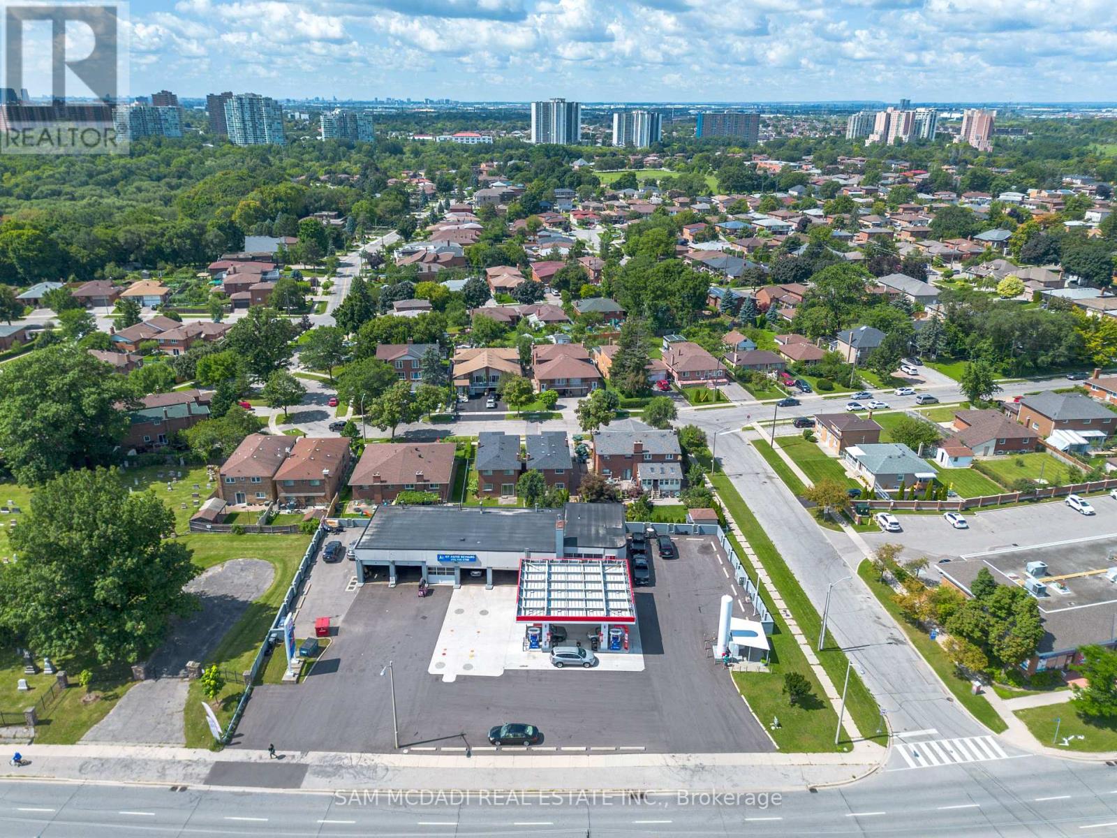 2922 Islington Avenue, Toronto, Ontario  M9L 2K4 - Photo 7 - W12018370