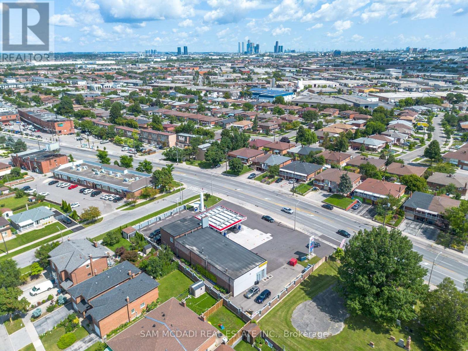 2922 Islington Avenue, Toronto, Ontario  M9L 2K4 - Photo 8 - W12018370