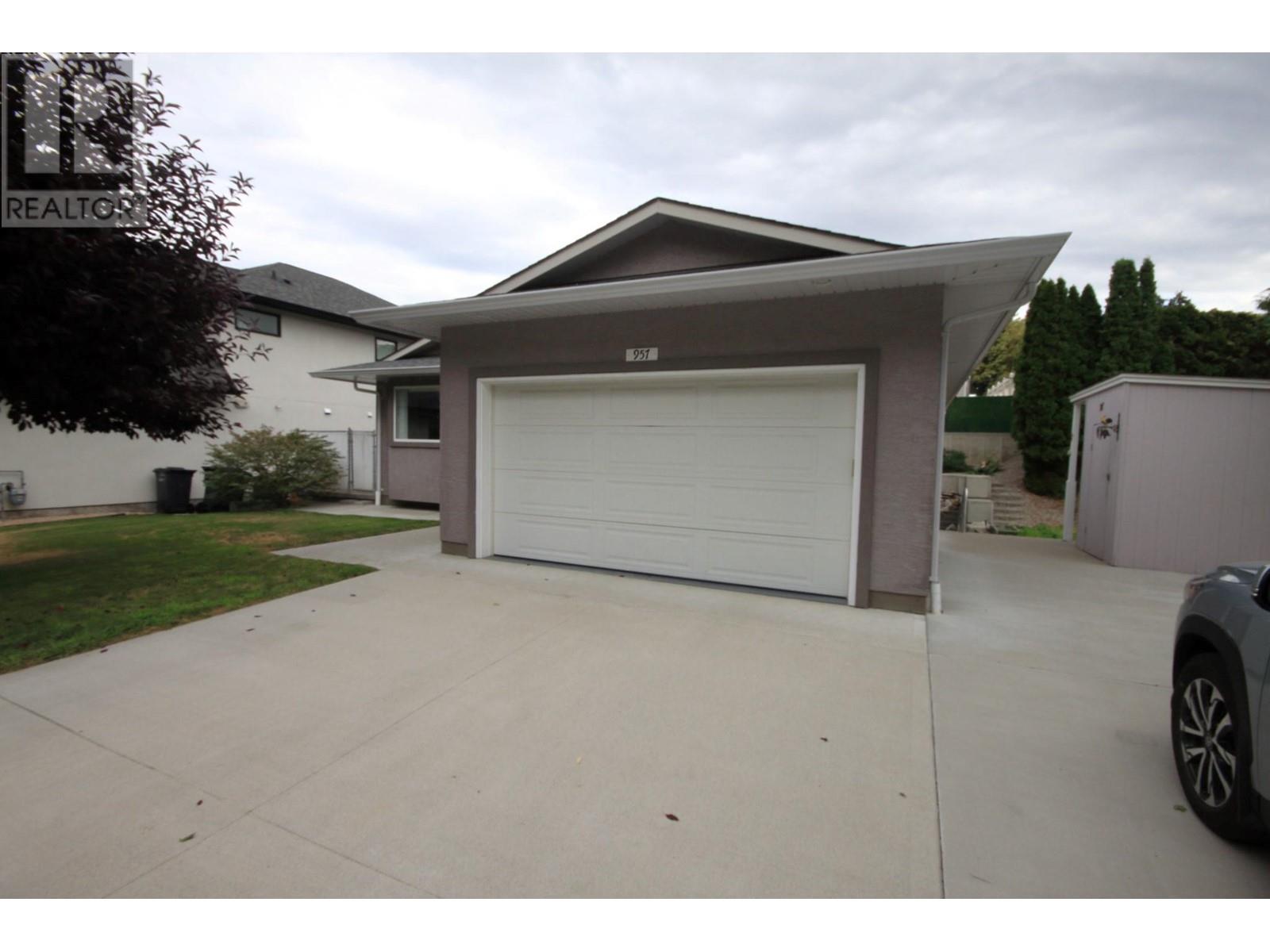 Property at 957 Morningstar Road image 3
