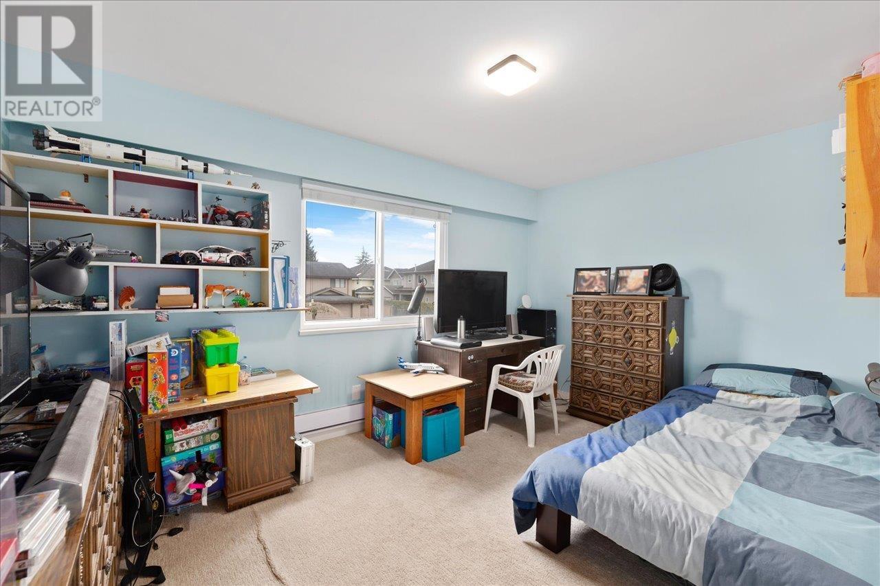 Listing Picture 13 of 37 : 7951 FROBISHER DRIVE, Richmond / 烈治文 - 魯藝地產 Yvonne Lu Group - MLS Medallion Club Member