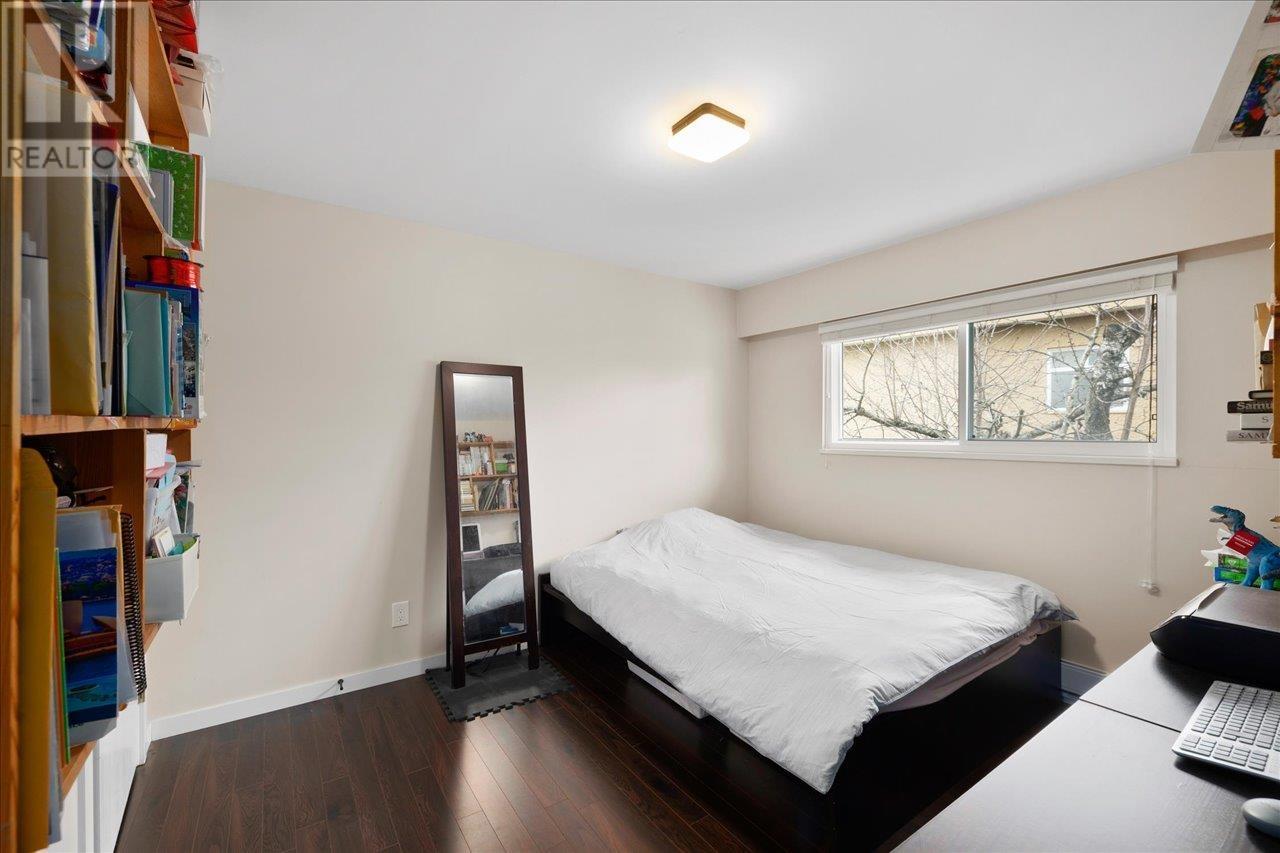 Listing Picture 14 of 37 : 7951 FROBISHER DRIVE, Richmond / 烈治文 - 魯藝地產 Yvonne Lu Group - MLS Medallion Club Member