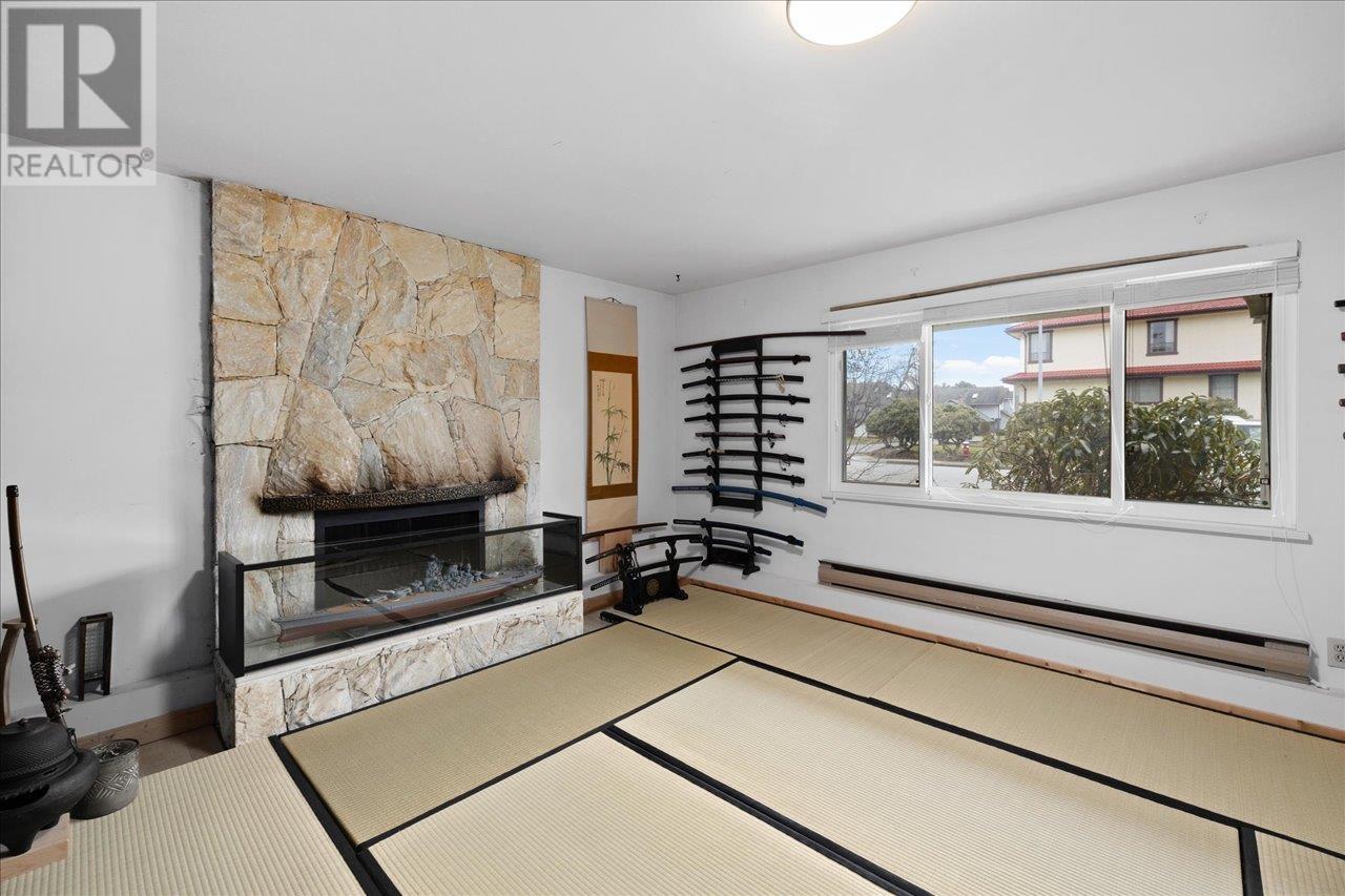 Listing Picture 19 of 37 : 7951 FROBISHER DRIVE, Richmond / 烈治文 - 魯藝地產 Yvonne Lu Group - MLS Medallion Club Member