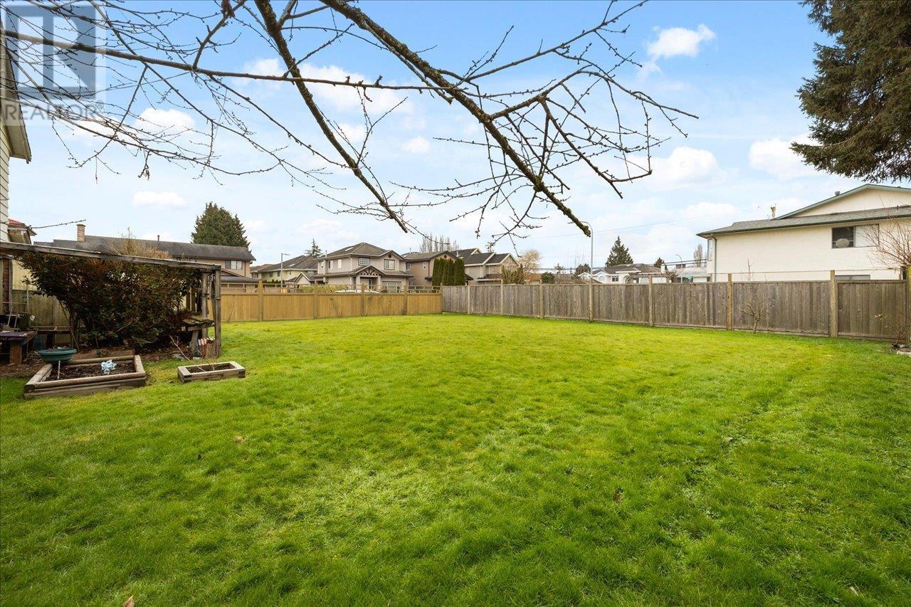 Listing Picture 23 of 37 : 7951 FROBISHER DRIVE, Richmond / 烈治文 - 魯藝地產 Yvonne Lu Group - MLS Medallion Club Member