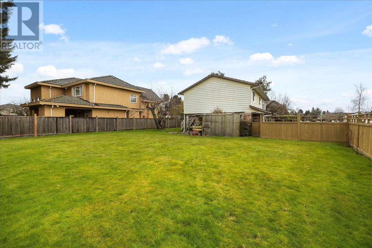 Listing Picture 34 of 37 : 7951 FROBISHER DRIVE, Richmond / 烈治文 - 魯藝地產 Yvonne Lu Group - MLS Medallion Club Member