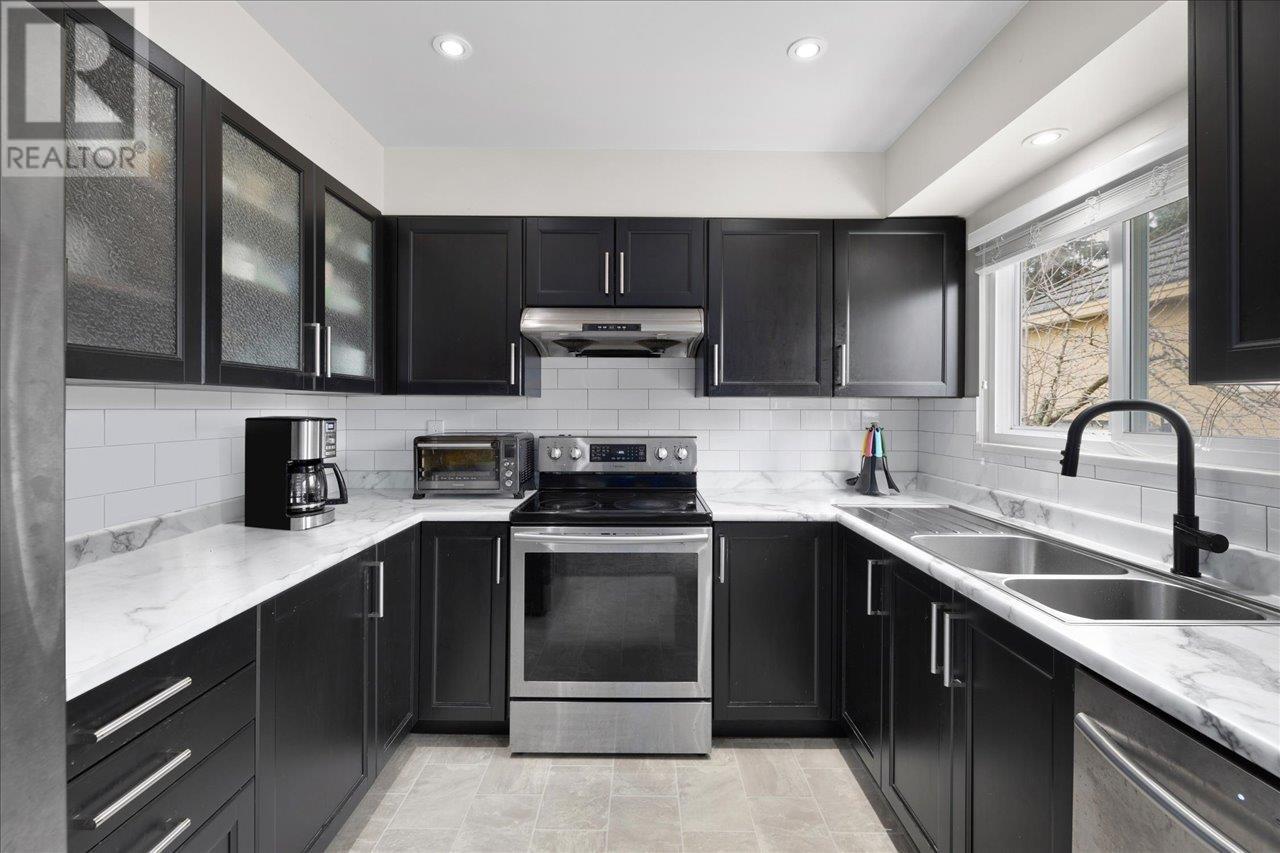 Listing Picture 8 of 37 : 7951 FROBISHER DRIVE, Richmond / 烈治文 - 魯藝地產 Yvonne Lu Group - MLS Medallion Club Member