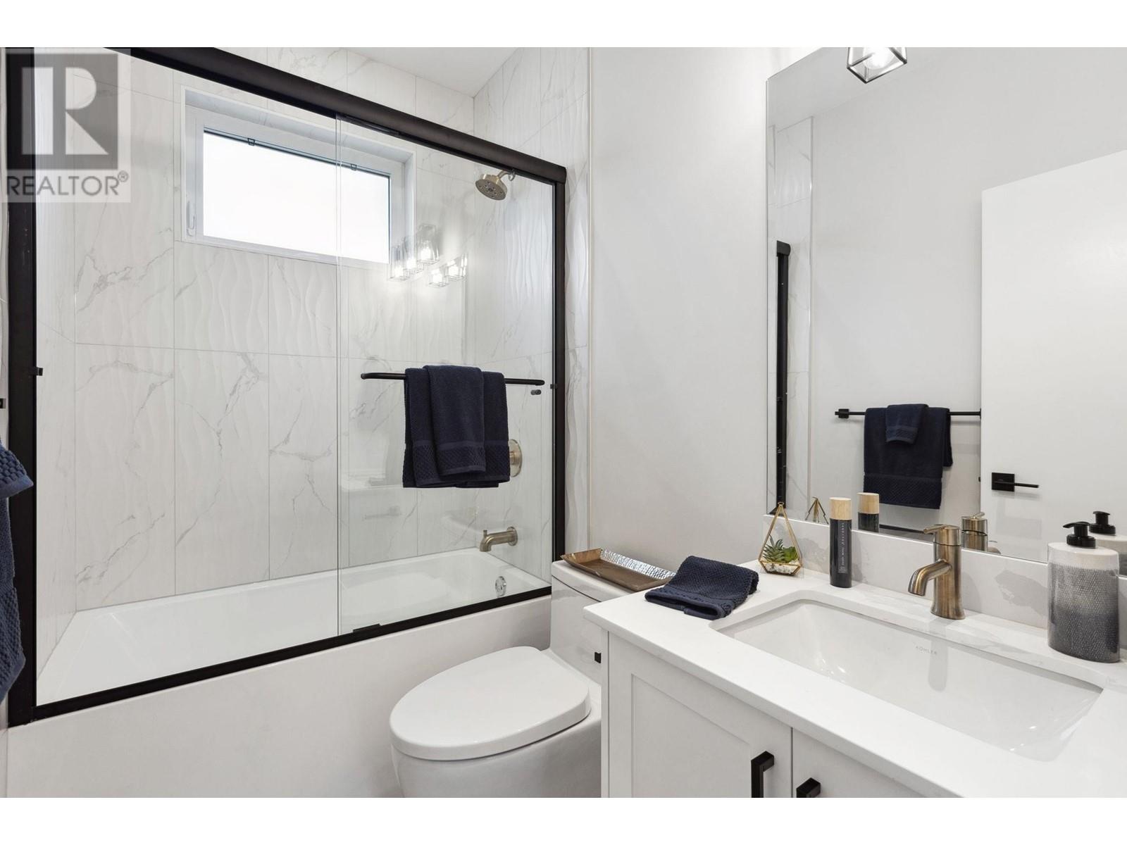 1330 W 15th Street, North Vancouver, British Columbia  V7P 1N2 - Photo 12 - R2977750