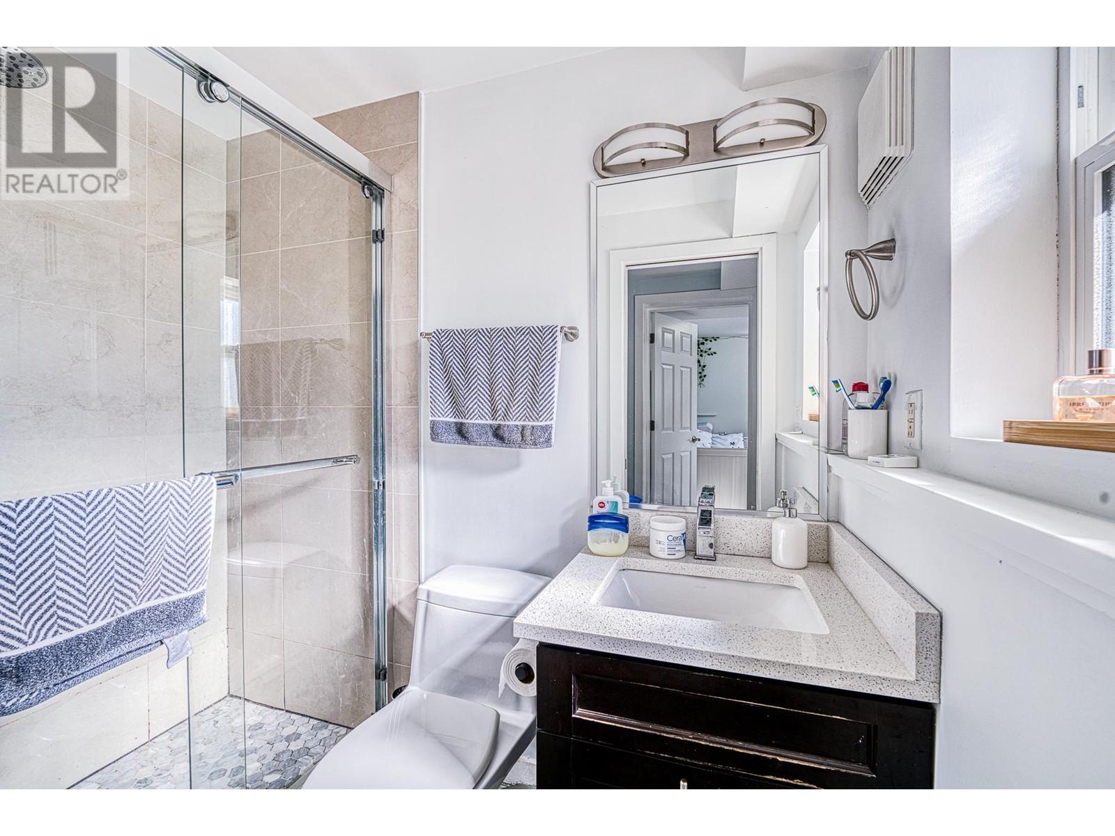 7768 18th Avenue, Burnaby, British Columbia  V3N 1J2 - Photo 12 - R2977752