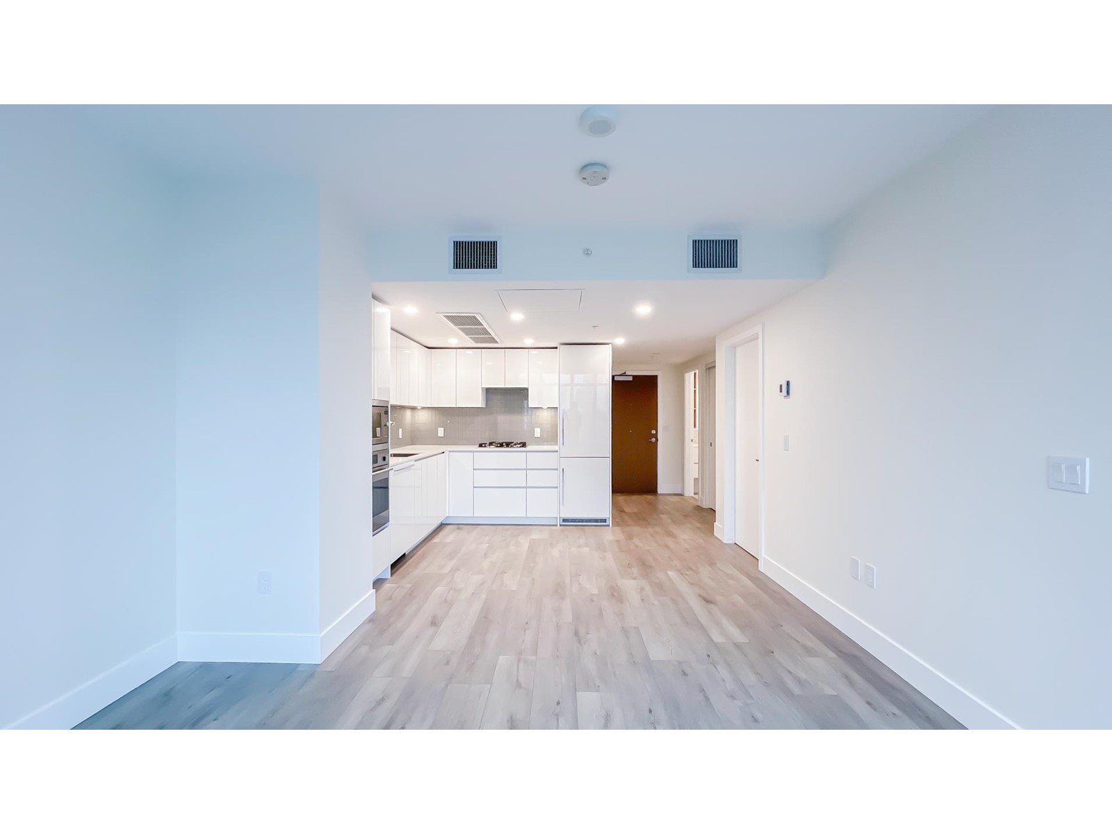 407 10428 Whalley Boulevard, Surrey, British Columbia  V3T 1W6 - Photo 7 - R2977573