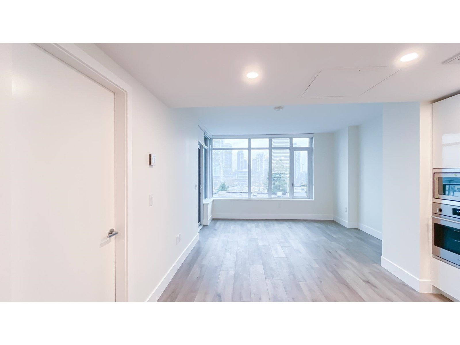 407 10428 Whalley Boulevard, Surrey, British Columbia  V3T 1W6 - Photo 10 - R2977573
