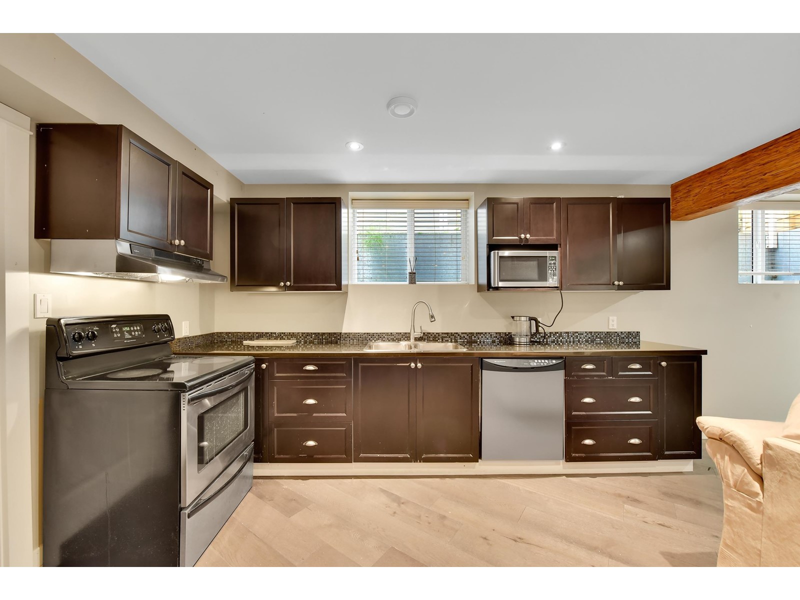 8343 209a Street, Langley, British Columbia  V2Y 0A5 - Photo 37 - R2976539