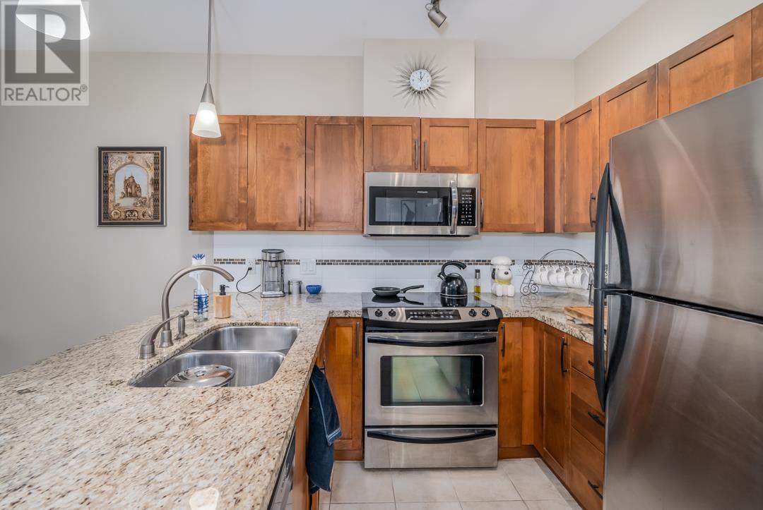 315 11950 Harris Road, Pitt Meadows, British Columbia  V3Y 0B7 - Photo 9 - R2977546