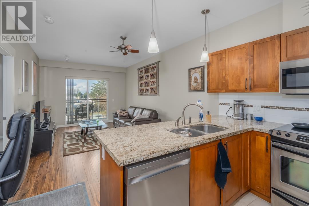 315 11950 Harris Road, Pitt Meadows, British Columbia  V3Y 0B7 - Photo 11 - R2977546