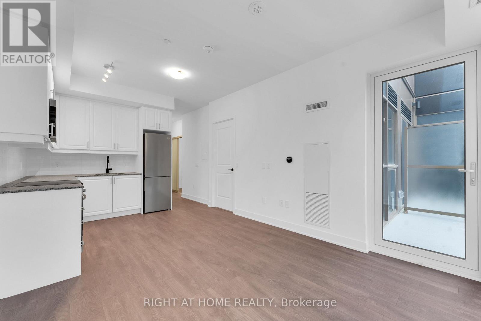 833 - 2343 Khalsa Gate, Oakville, Ontario  L6M 0X7 - Photo 2 - W12018425