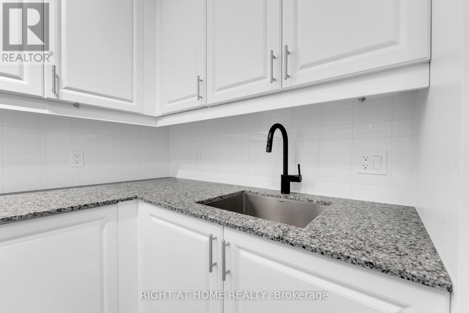 833 - 2343 Khalsa Gate, Oakville, Ontario  L6M 0X7 - Photo 7 - W12018425