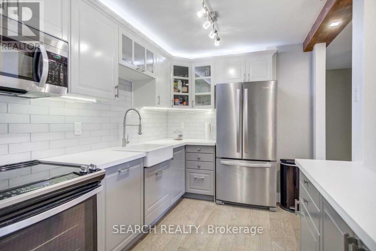 Property at 206 - 1320 MISSISSAUGA VALLEY BOULEVARD image 3