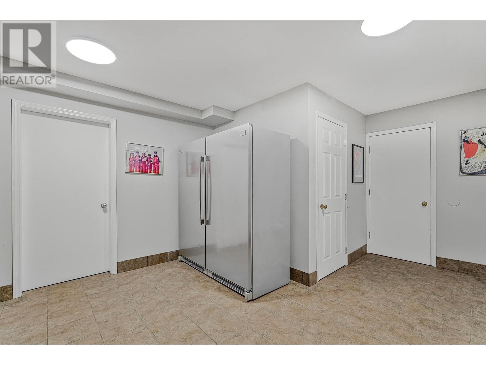 Listing Picture 10 of 18 : 376 HYTHE AVENUE, Burnaby / 本拿比 - 魯藝地產 Yvonne Lu Group - MLS Medallion Club Member