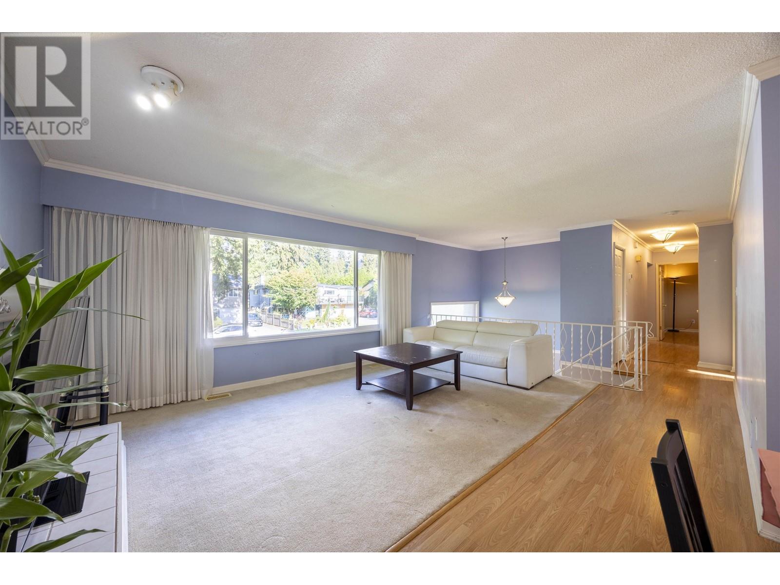 2670 Tuohey Avenue, Port Coquitlam, British Columbia  V3B 2G1 - Photo 4 - R2977480