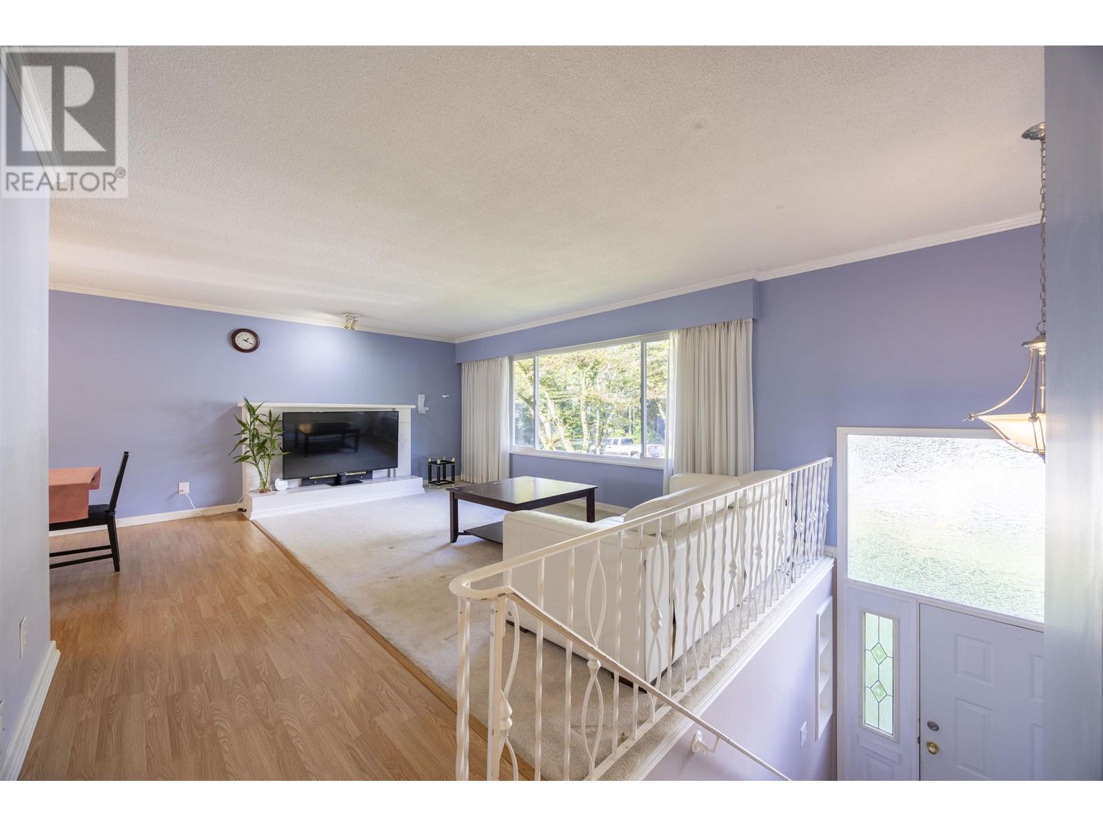 2670 Tuohey Avenue, Port Coquitlam, British Columbia  V3B 2G1 - Photo 3 - R2977480