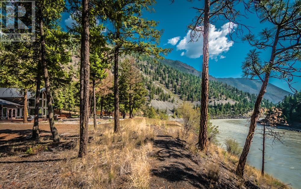 5353 12 Highway, Lillooet, British Columbia  V0K 1V0 - Photo 3 - 10339031