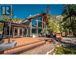 5353 12 Highway Lillooet