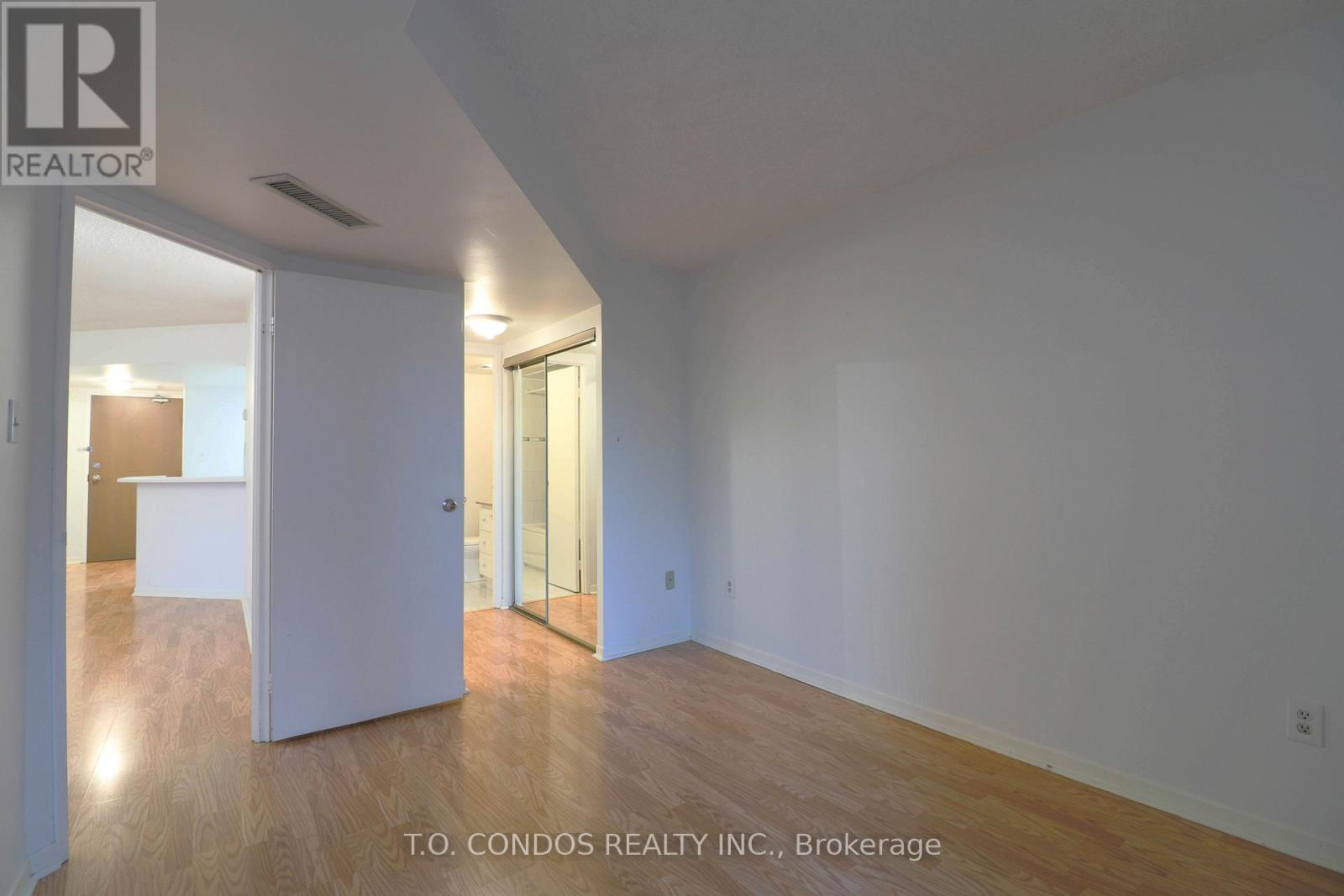 2212 - 1001 Bay Street, Toronto, Ontario  M5S 3A6 - Photo 12 - C12018485