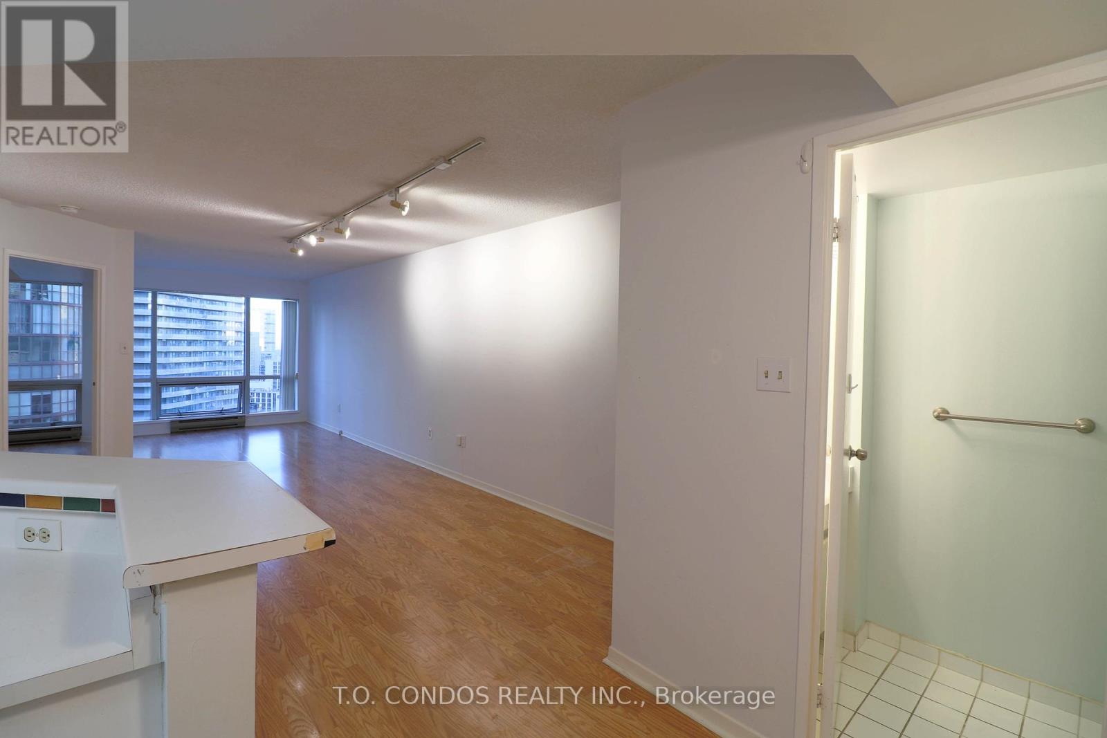 2212 - 1001 Bay Street, Toronto, Ontario  M5S 3A6 - Photo 7 - C12018485