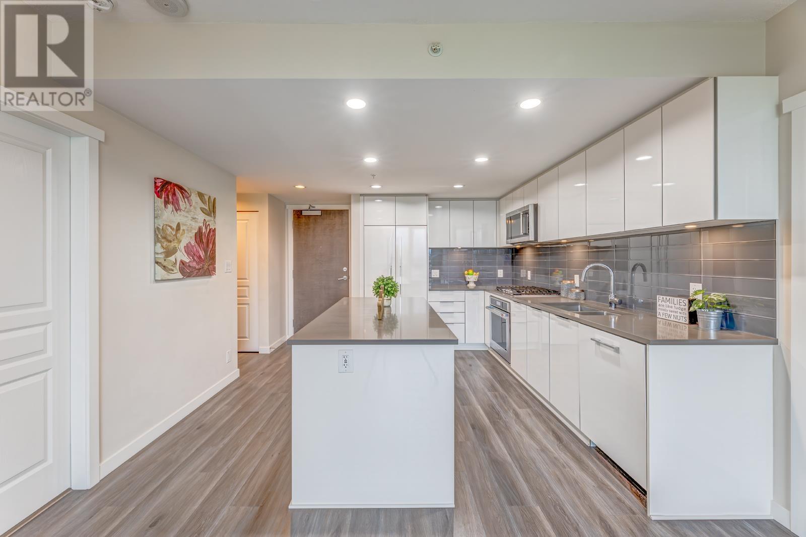 1605 3096 Windsor Gate, Coquitlam, British Columbia  V3B 0P4 - Photo 6 - R2977502