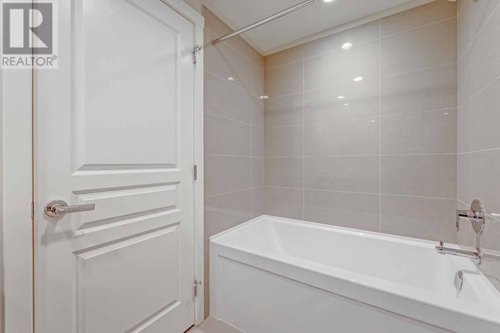 1605 3096 Windsor Gate, Coquitlam, British Columbia  V3B 0P4 - Photo 16 - R2977502