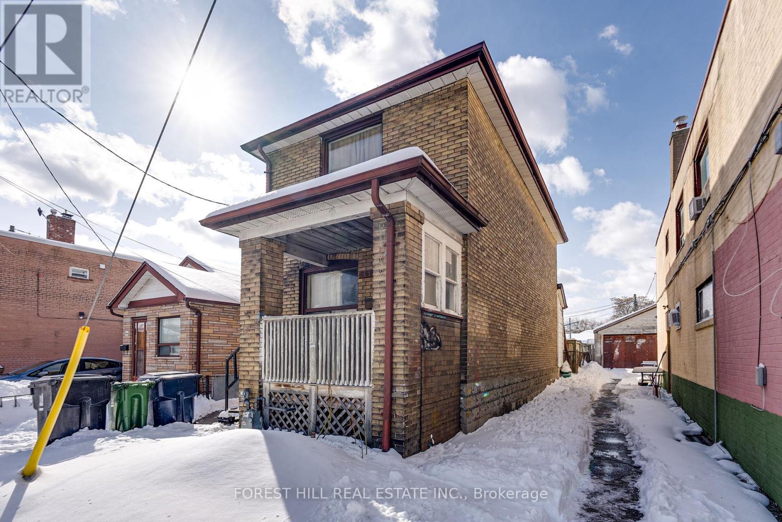 666 Jane Street, Toronto, Ontario  M6N 4A7 - Photo 2 - W12018455
