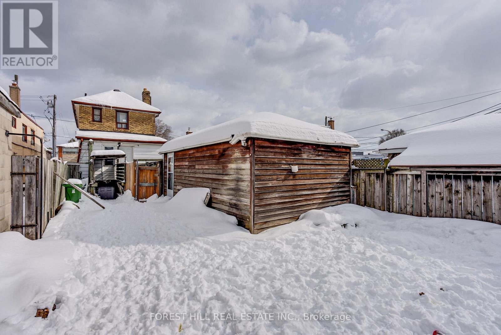 666 Jane Street, Toronto, Ontario  M6N 4A7 - Photo 3 - W12018455