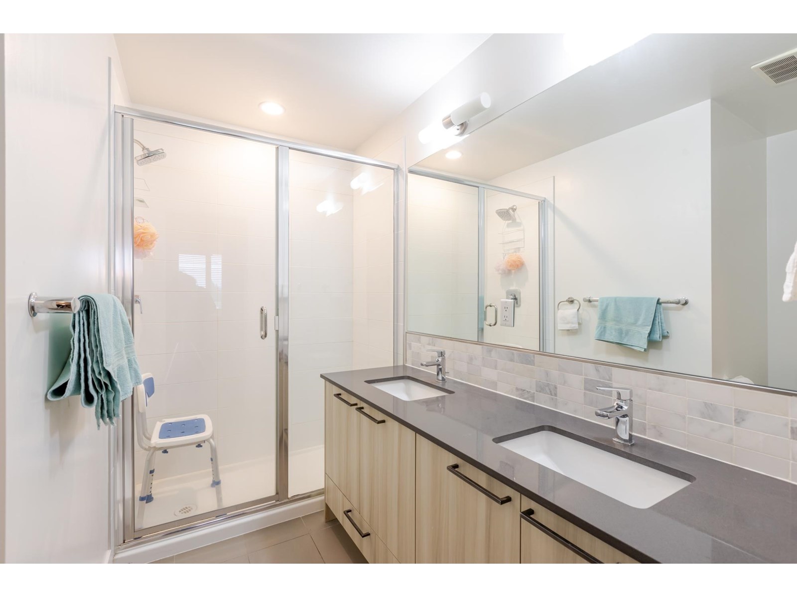 303 15628 104 Avenue, Surrey, British Columbia  V4N 2J3 - Photo 11 - R2973169