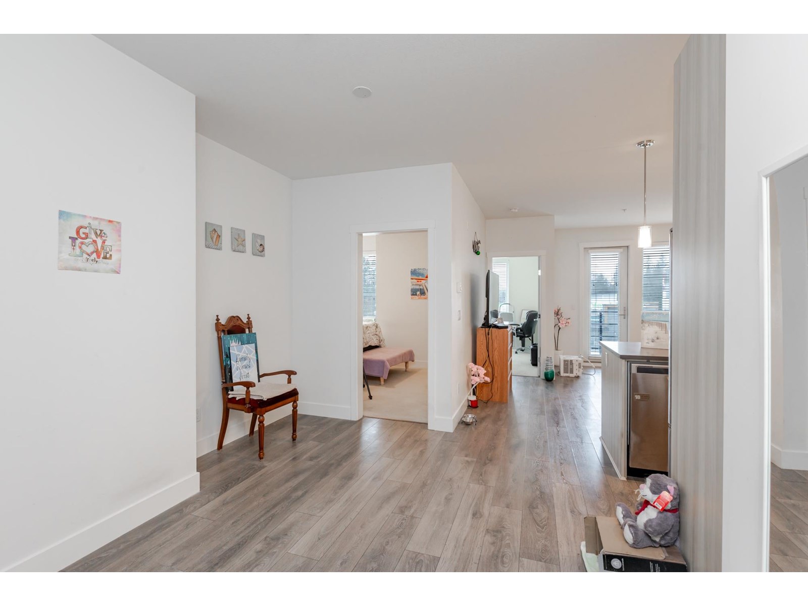 303 15628 104 Avenue, Surrey, British Columbia  V4N 2J3 - Photo 3 - R2973169